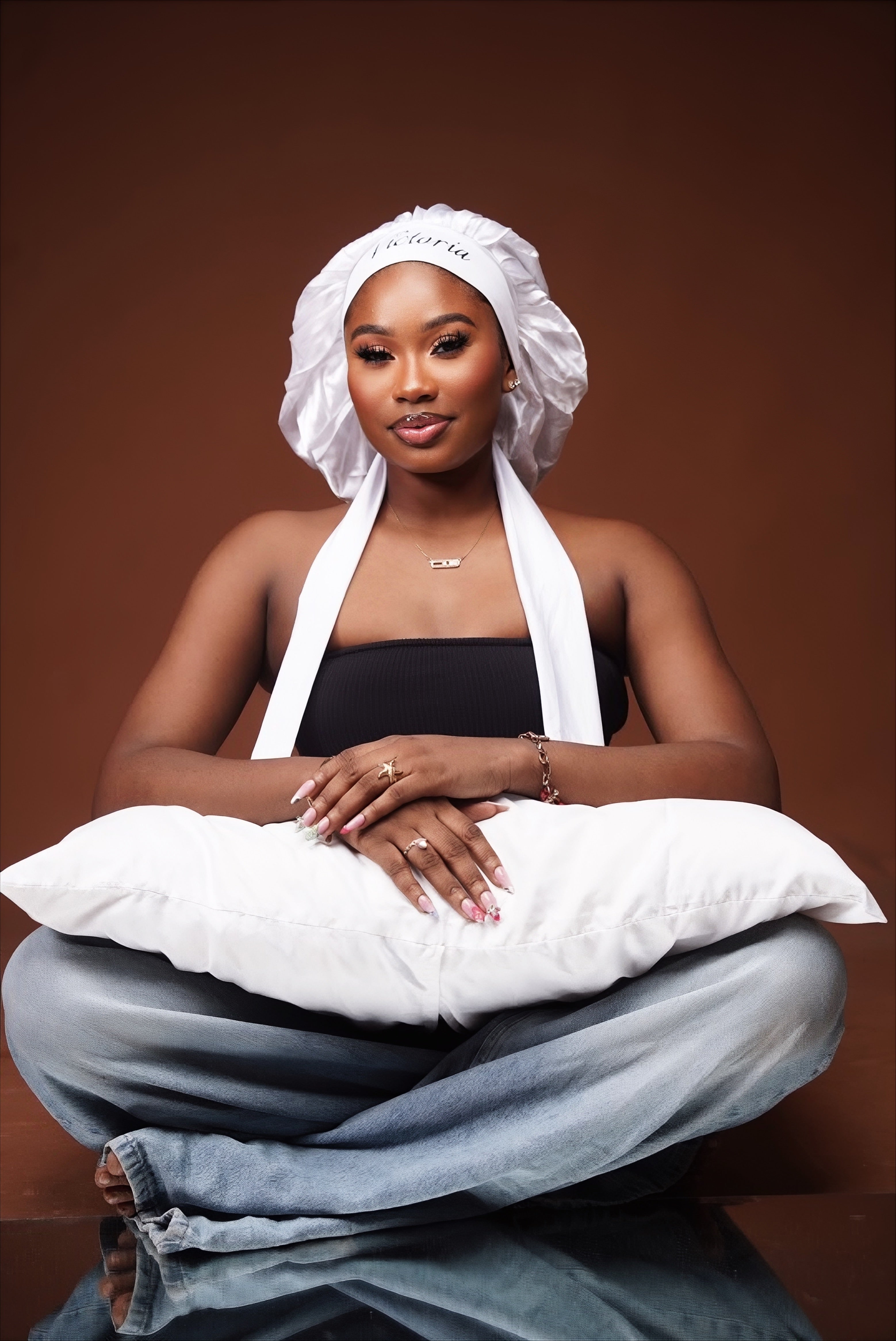 Bonnet en satin personnalisable